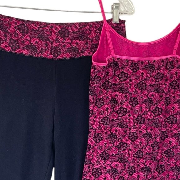 Mix & Co. Yoga Set with Capri Length Pants and Matching Tank  Fuchsia and Black - Picture 2 of 5